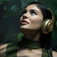 Apple'dan 2000 TL'ye kulaklık