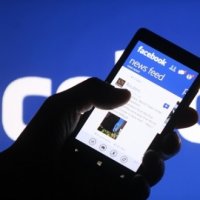 Facebook sahte haber uyarısı yayınlayacak