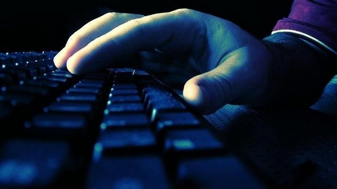 Polise internet abonelerinin kimliğine erişim yetkisi!