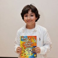 9 Yaşında Yazar Oldu: Uzay Kaan İnce, “Uzay'ın Çizgi Roman Kulübü” Adlı İlk Kitabını İmzaladı