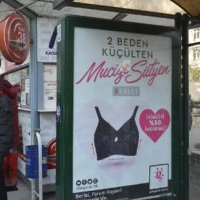 'Ahlaksız' diyerek kapatmışlardı; o reklam değişti!