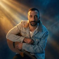 Aşkın en tanıdık cümlesine bir itiraz: Alper Alp - “Sev Diyorsun”