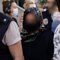 Esra Erol canlı yayınında polis baskını!