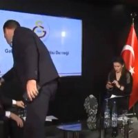 Galatasaray'da canlı yayın kazası!