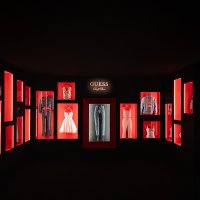 Guess, Inc., Marılyn Monroe™ Kapsül Koleksiyonunu Sunar: Bir Efsaneden İlham Alarak, Bugün İçin Tasarlandı