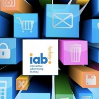 IAB: Dijitale de bekleriz