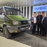 IVECO BUS'la Azerbaycan'da 600 araçlık yolculuk başladı: İlk 100 Turbo Daily 4x4'ün imzası atıldı!