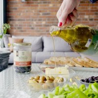 Köklü Zeytincilik, ramazanın bereketini ve Ayvalık'ın köklü mirasını sofralara taşıyor.