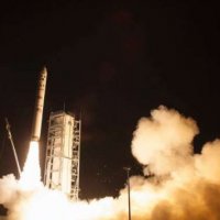 NASA: Ay yüzeyine çok yakın bir tabakada su bulundu