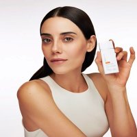 Neostrata'nın marka yüzü Cansu Dere