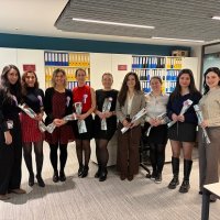 OMSAN'da Her iki Beyaz Yakalıdan Biri Kadın