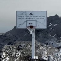 Olimpos Dağı’nda bir basketbol potası