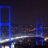 Otizm için ‘mavi ışık’ günü