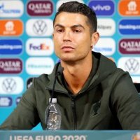 Ronaldo'nun su hamlesinin Coca-Cola'ya bedeli 4 milyar dolar