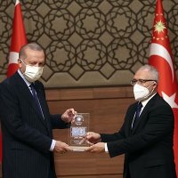 "Yılın Köşe Yazarı Ödülü"nü Abdulkadir Selvi aldı