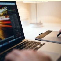 Sinek yazıp Google'da arayın, birazdan vızıldar…
