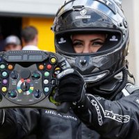 Suudi Arabistan'ın ilk kadın F1 pilotu piste çıktı
