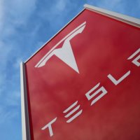 Tesla eski çalışanından 167 milyon dolar istiyor