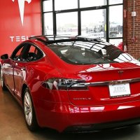 Tesla ticari hırsızlık için dava açtı