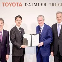 Toyota ve Daimler'den Japonya'da işbirliği