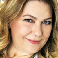 Ünlü oyuncu Zeynep Eronat trafik kazası geçirdi!