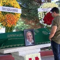 Ünlü oyuncu son yolculuğuna uğurlandı