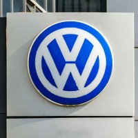 Volkswagen logosunu yeniliyor