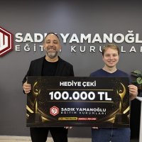 YKS Başarısını Yetim Kardeşleriyle Paylaştı