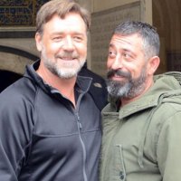 Yılmaz'dan Russel Crowe'a 'geçmiş olsun' mesajı