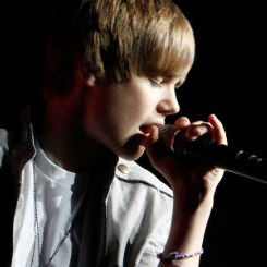 Youtube ile gelen şöhret: Justin Bieber