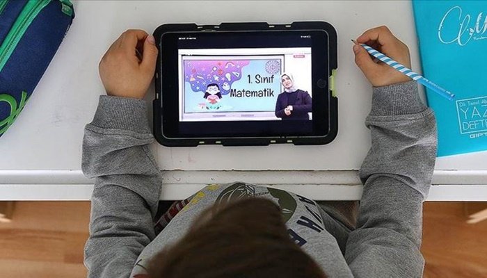Afet bölgesindeki öğrenci ve öğretmenlere 10 bin tablet