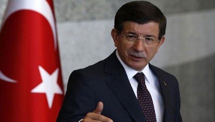 Ahmet Davutoğlu, Ekrem İmamoğlu'nu tebrik etti