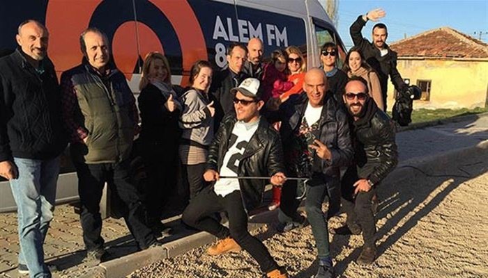 Alem FM'den 26.yaş günü kutlaması...