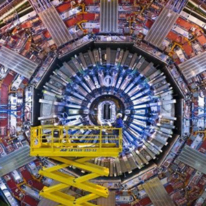 CERN tekrar çarpıştıracak