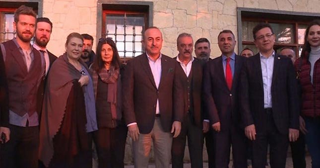 Çavuşoğlu, dizi setini ziyaret etti