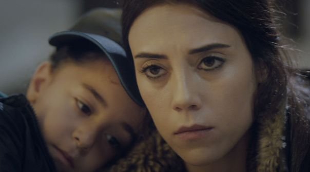 Cumhuriyet yazarı 'Anne'yi topa tuttu