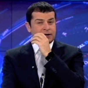 Cüneyt Özdemir'in sinekle imtihanı