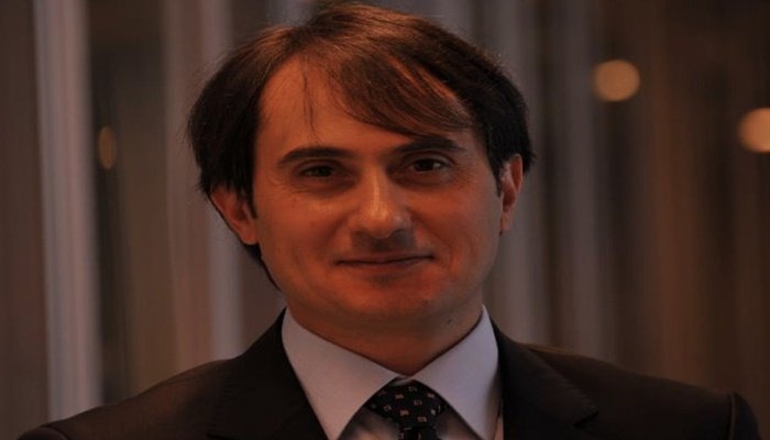 D Smart'ta üst düzey ayrılık !
