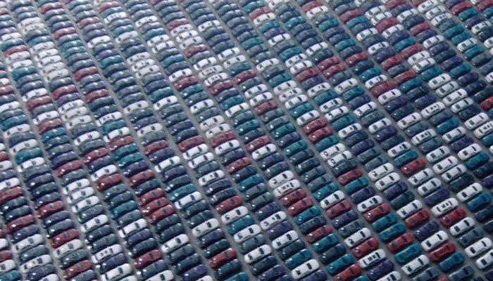 Daha az trafik için 30 bin oyuncak araba