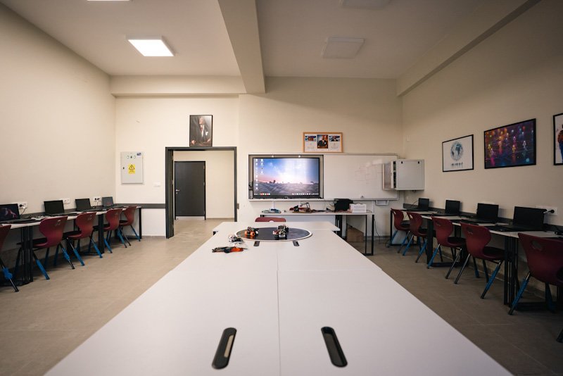 Deprem bölgesindeki gençlere fırsat eşitliği için teknoloji desteği