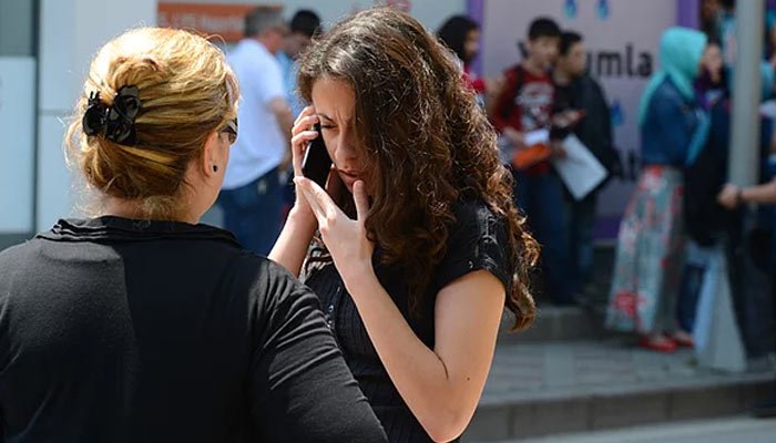 Deprem telefon şebekesini çökertti