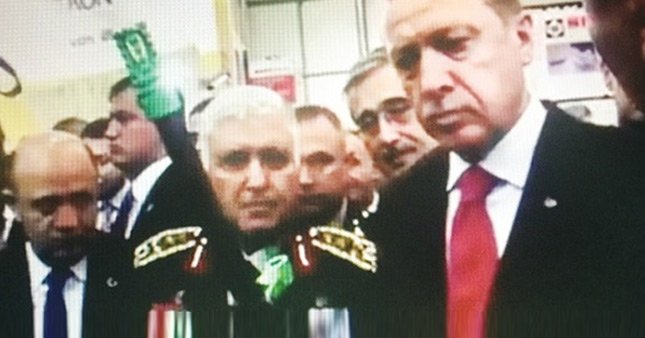 Erdoğan ve Özel'in o filmde ne işi var?