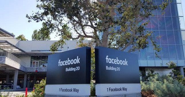 Facebook binasında bomba paniği