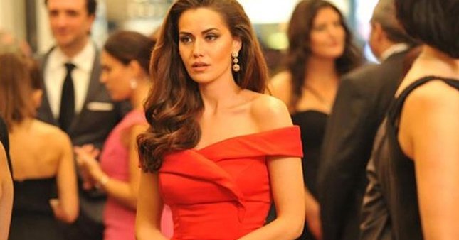Fahriye Evcen’den IMDb rekoru!