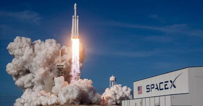 Falcon Heavy roketi ilk kez ticari amaçlı fırlatıldı