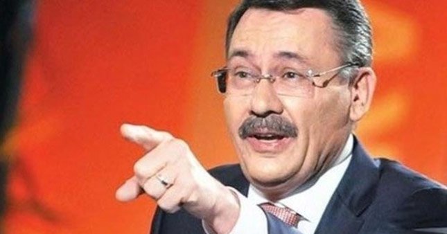 Gazetecilere 'dinozor' çıkışı