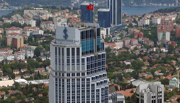 İş Bankası'ndan gençlere ödül!