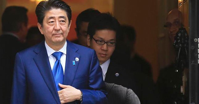 Japonya'da sandıktan bir kez daha Abe çıktı