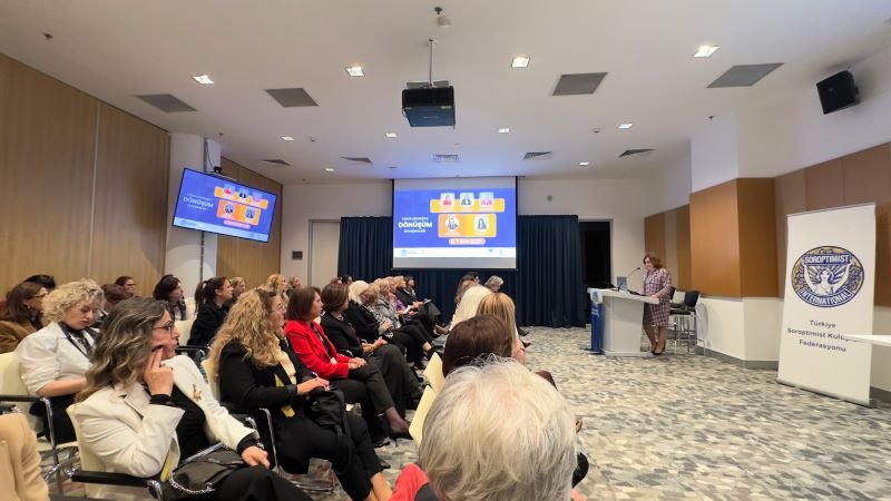 Kadın Liderlerle Dönüşüm Buluşmaları İstanbul'da Gerçekleşti