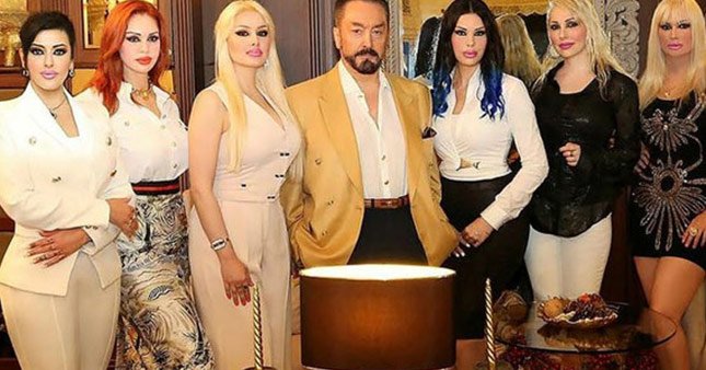 Kediciklerin serveti yastık altından çıktı
